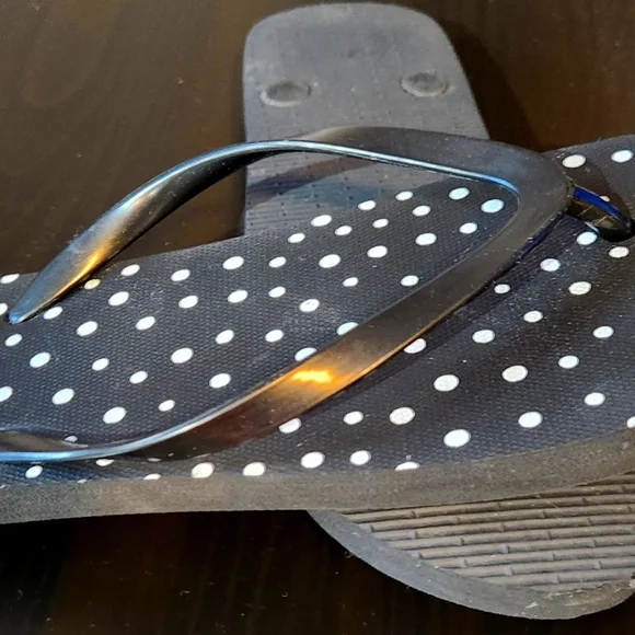 Flip Flops - Picture 3 of 3